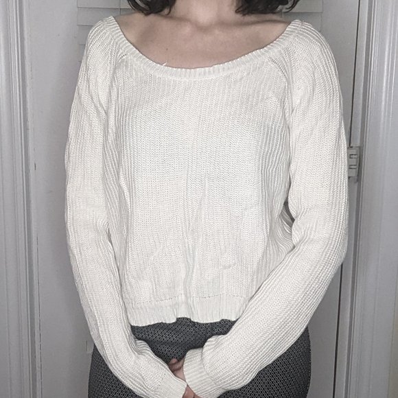 ✌️2 for 10👐 Forever 21 cropped off-the-shoulder sweater - Picture 1 of 4